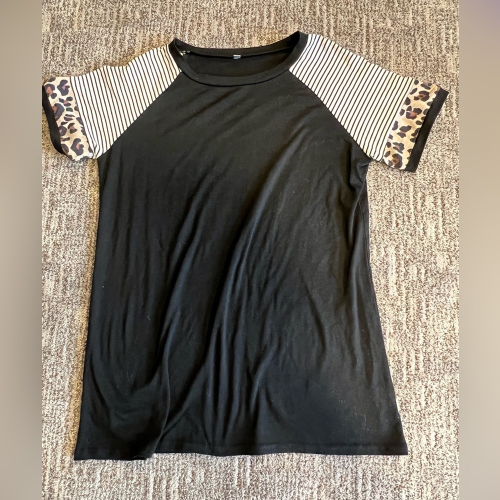 Color Block Animal Print Top - Picture 8 of 11
